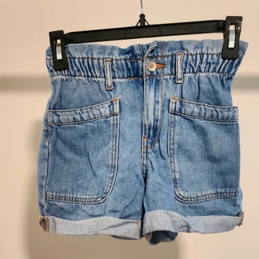 Zara Shorts Jeans. Size 10